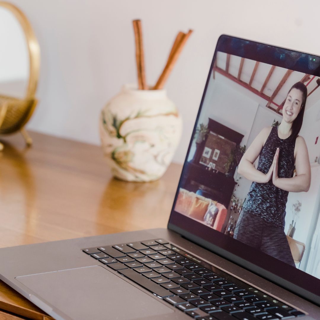 4 Secrets To Finding The Right Beginner Yoga Class For You